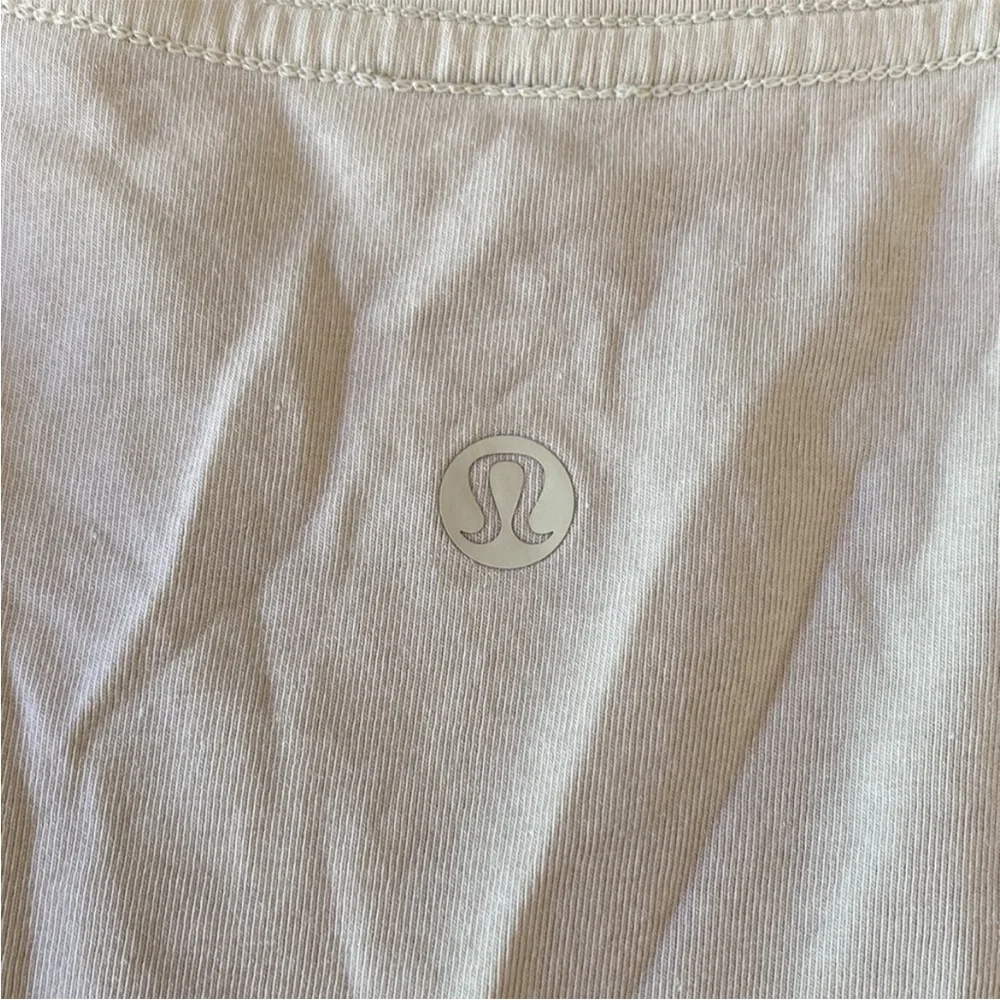 Lululemon Love Tee V EUC!! - Picture 5 of 12